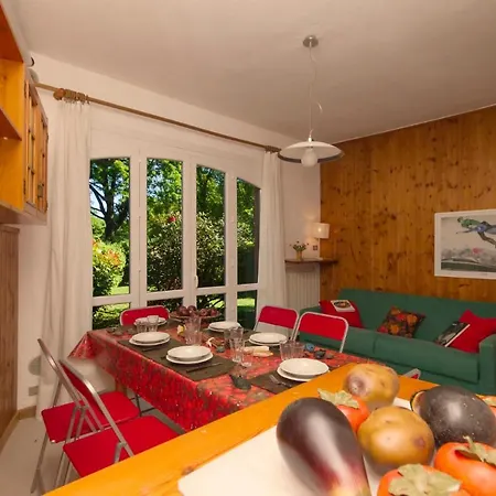 Sleeps 5 Pool * Ispra